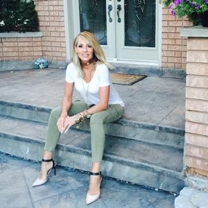 Meet your Posher, Leeann